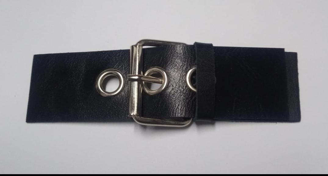 Alamares y trabas para indumentaria