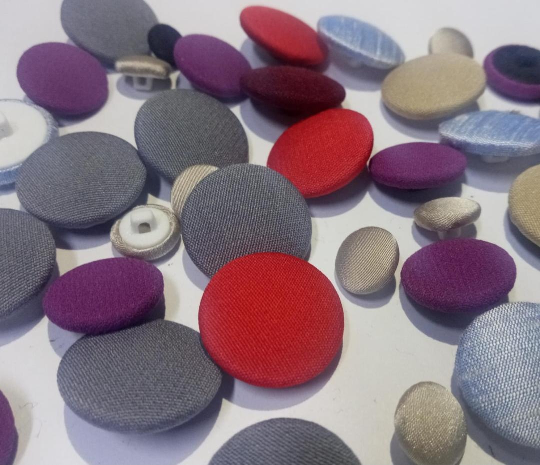 Botones forrados para indumentaria
